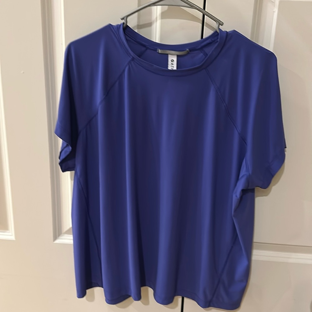 Athleta super lightweight workout top